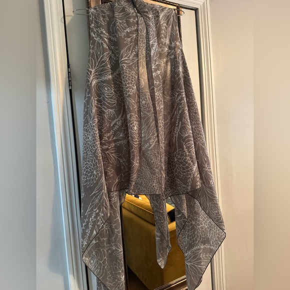 Demdaco Scarf Vest fits. There is no size on it. I believe it’s one size 🤷🏽♀️ - Picture 1 of 7